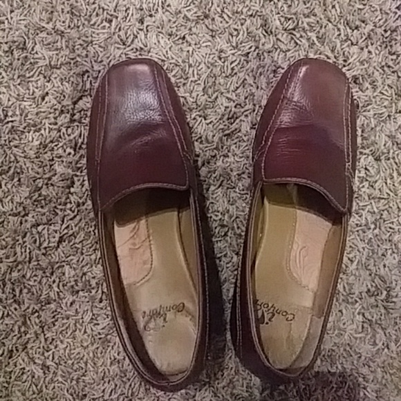 Clogs - Picture 2 of 6